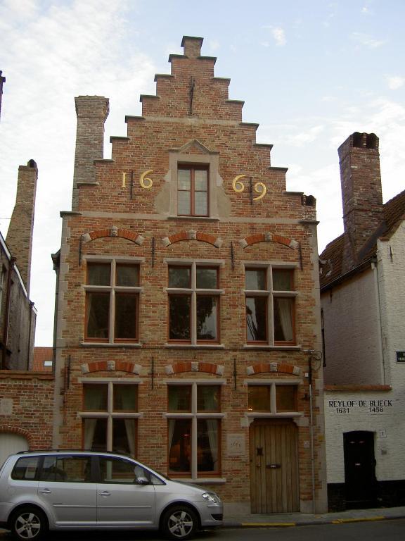 1669 Bed & Breakfast 4*